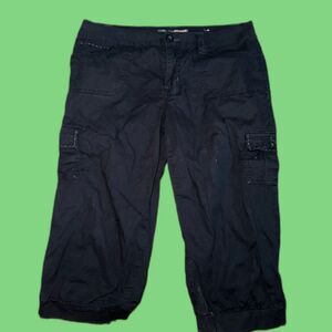 Size 10 Y2K Black Cargo Capri Pants